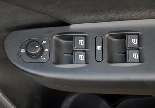 Bmw X1 Inside. Honda CR-V vs BMW X1,