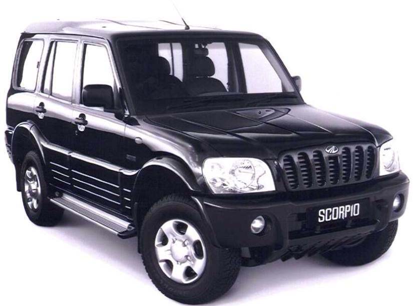 It has a bonnet scoop previously seen in the Mitsubishi Pajero.