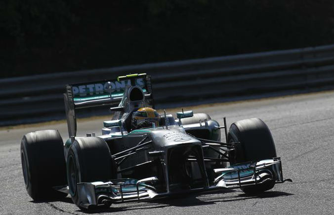 Mercedes offers chance to meet Lewis Hamilton