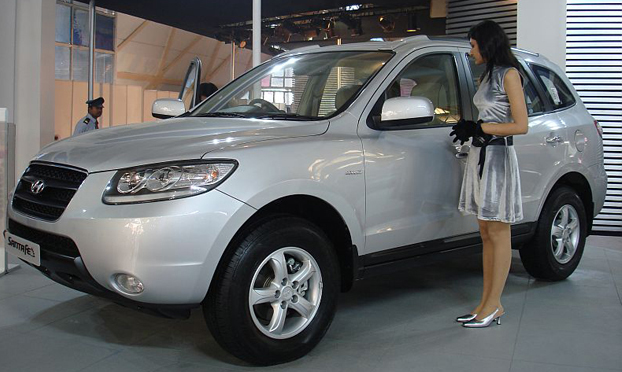 Automatic Hyundai Santa Fe launched in India