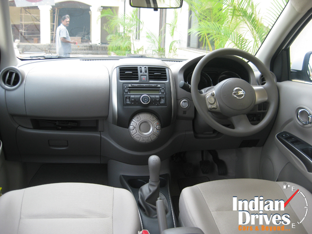 Nissan Sunny interior