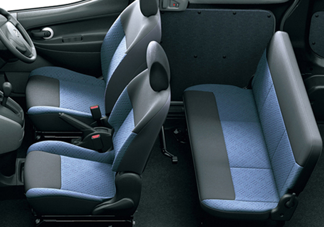 Nissan NV200 interior