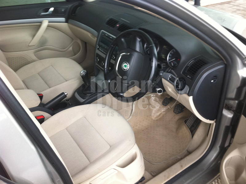 Skoda Laura interior