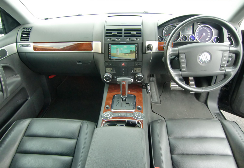 Volkswagen Toureg interior