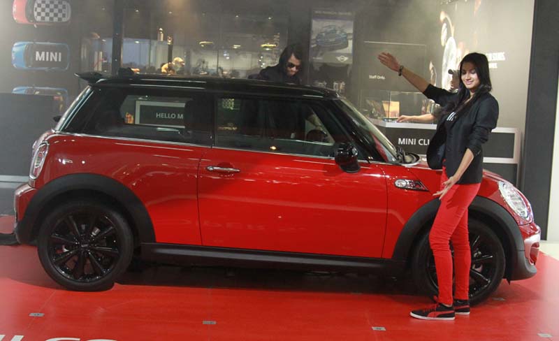 BMW Mini gets more than 100 bookings in just a week