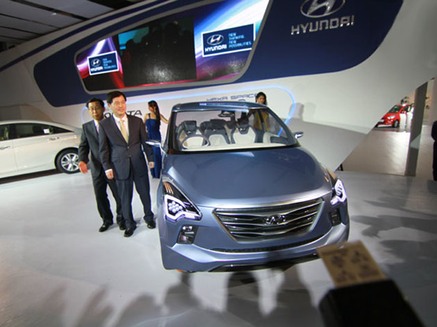 Hyundai unveiled MPV Hexa Space and Hyundai Sonata