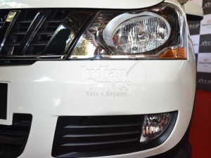 Mahindra Xylo headlight