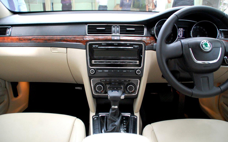 Skoda Superb Ambition interior