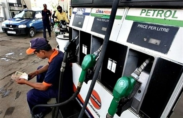Petrol prices may slash by Rs 2 a litre on Friday