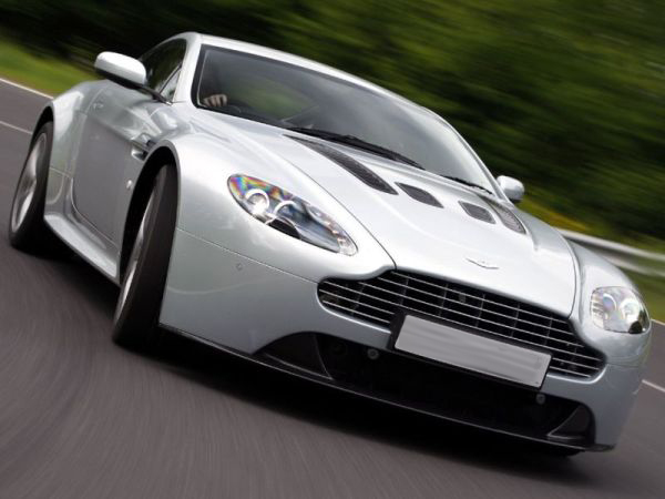 Aston Martin V12 Vantage Roadster