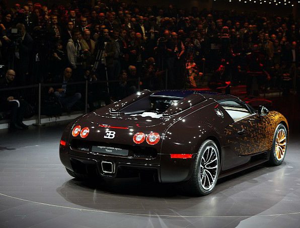 Bugatti Veyron Back View