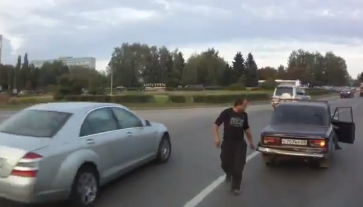 Russian Bus Driver is on Educational Spree by Crashing Cars