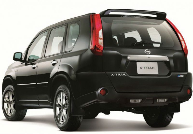 Nissan X-Trail facelift Back View