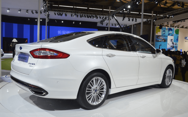 Ford Mondeo Back View
