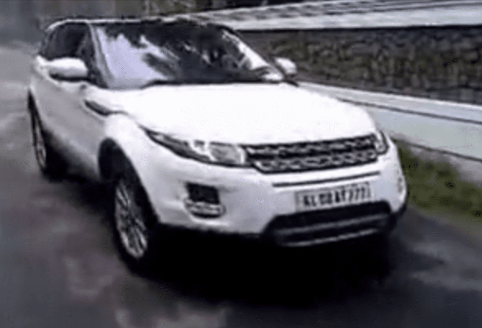 KidsDrivingRangeRoverinKerala