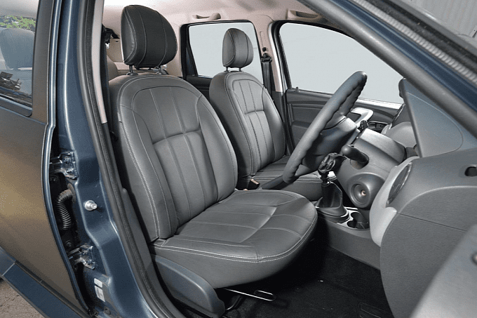 Dacia Duster Black Edition Interiors