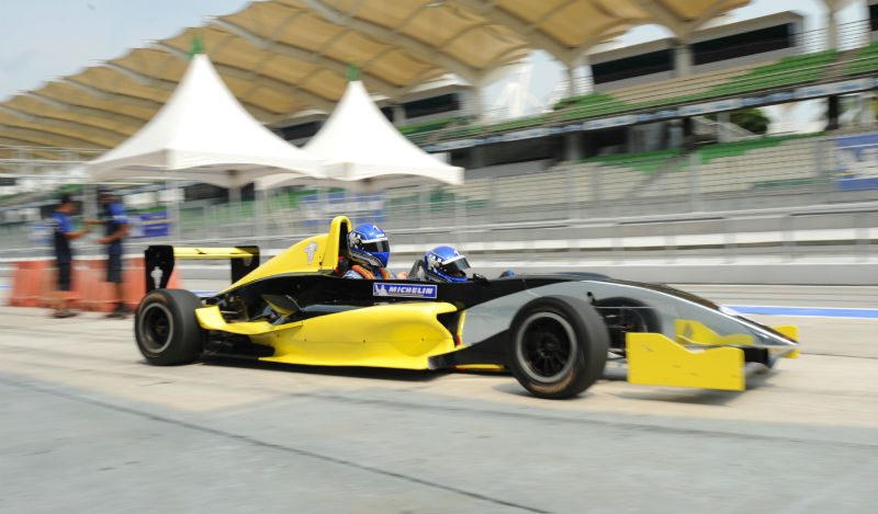 Michelin Pilot Experience 2013