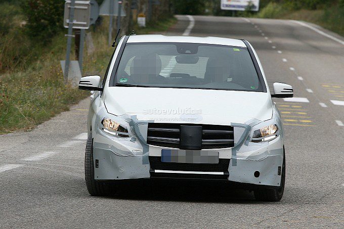 2013 Mercedes Benz B Class facelift Spy Shots 2013 Mercedes Benz B Class facelift Spy Shots