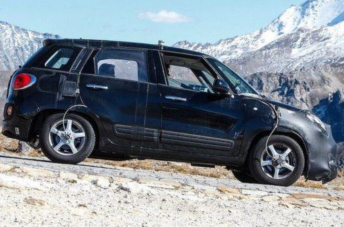 Jeep compact SUV spied