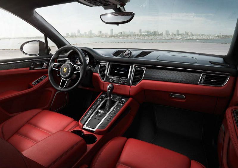 2014 Porsche Macan Interiors