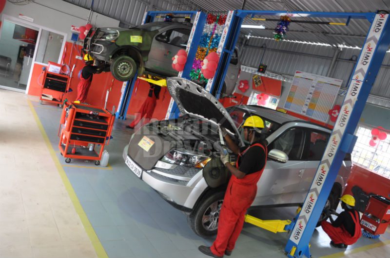 Mahindra QWIK Mahindra QWIK