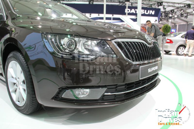 Skoda Superb facelift launched for Rs. 18.87 lakh ex-showroom Delhi