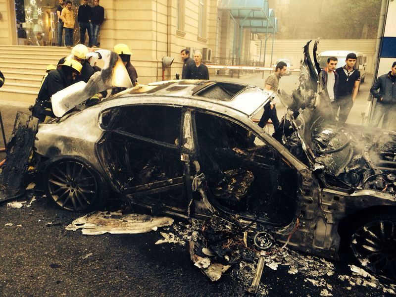 Maserati Quattroporte Catches Fire in Azerbaijan 