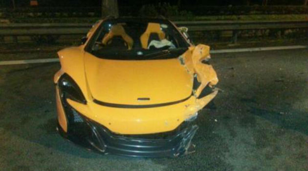 Brand New McLaren 650S Spider Crashed During Test Drive in Singapore