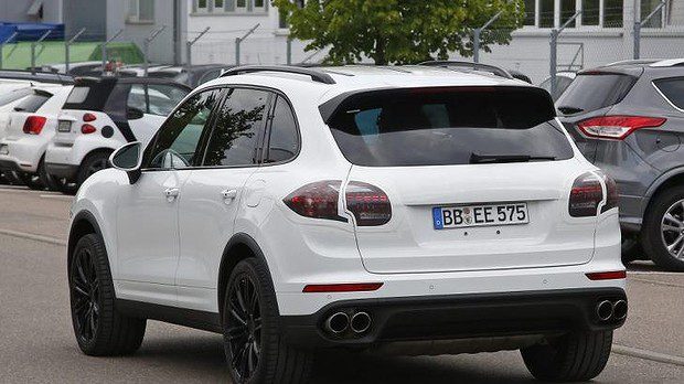 Porsche Cayenne Facelift Spied Back View Porsche Cayenne Facelift Spied Back View