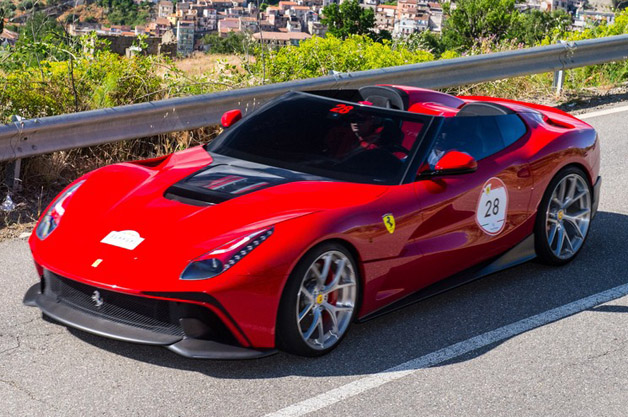 Ferrari Cavalcade 2014 in Sicily