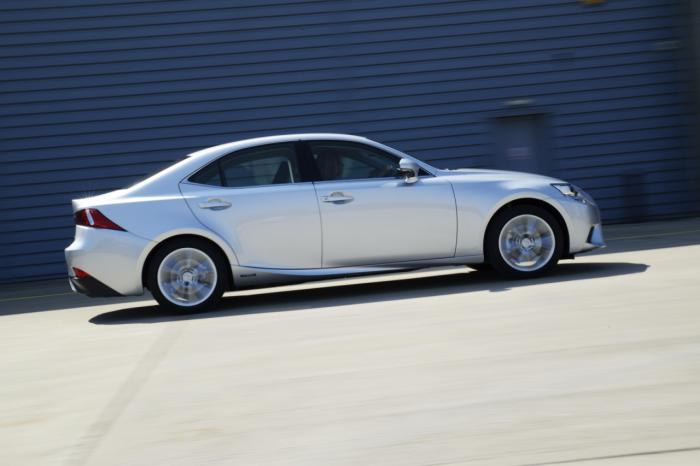 Lexus IS 300h Executive Edition Launched in UK