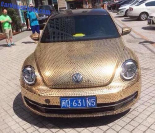 Volkswagen Beetle Covered With More Than 10,000 Coins