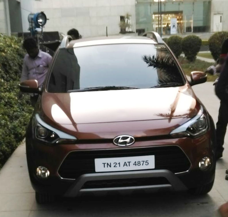 Hyundai i20 Active (Cross) Spied In Clear Photos