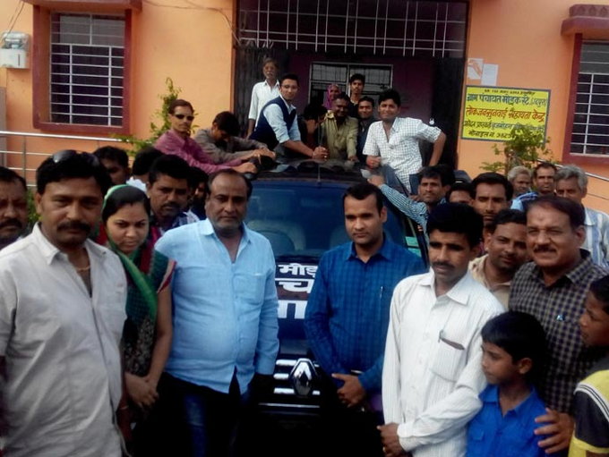 Frustrated Owner Donates Renault Duster For Collecting Garbage In Rajasthan