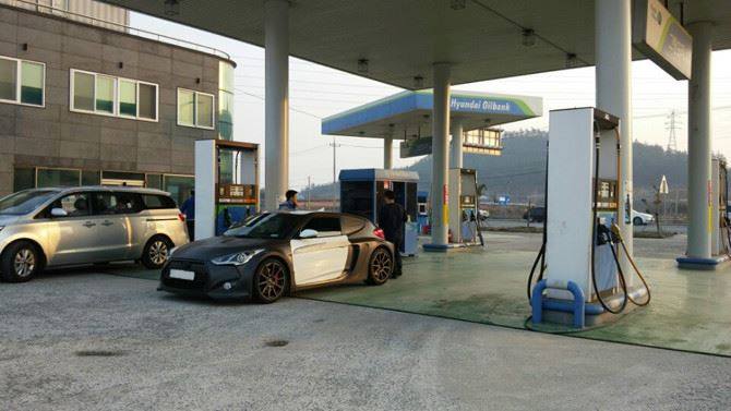 Mid-Engined Hyundai Veloster Spotted Testing