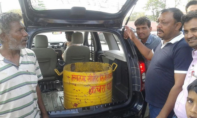 Frustrated Owner Donates Renault Duster For Collecting Garbage In Rajasthan, India