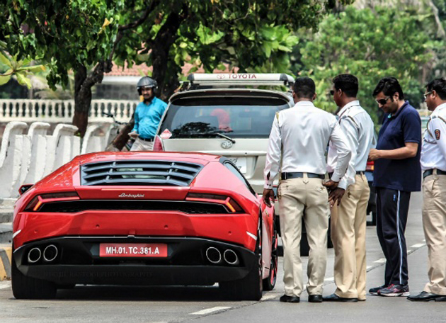 Arnab Goswami vs Lamborghini Huracan – The Speeding Fiasco 