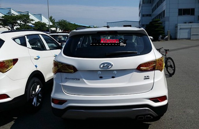 2016 Hyundai Santa Fe Spotted Clearly
