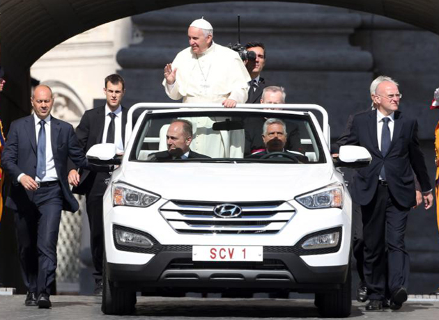 One-Off Hyundai Santa Fe Convertible Is The New Popemobile
