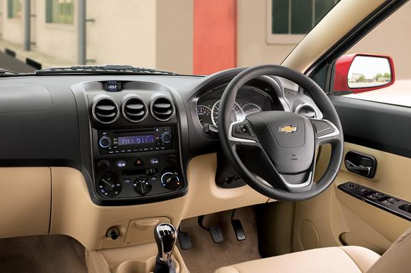 2015 Chevrolet Enjoy Launched At Rs 6.24 Lakh